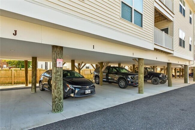 Building Photo - 1218 W Ocean View Ave