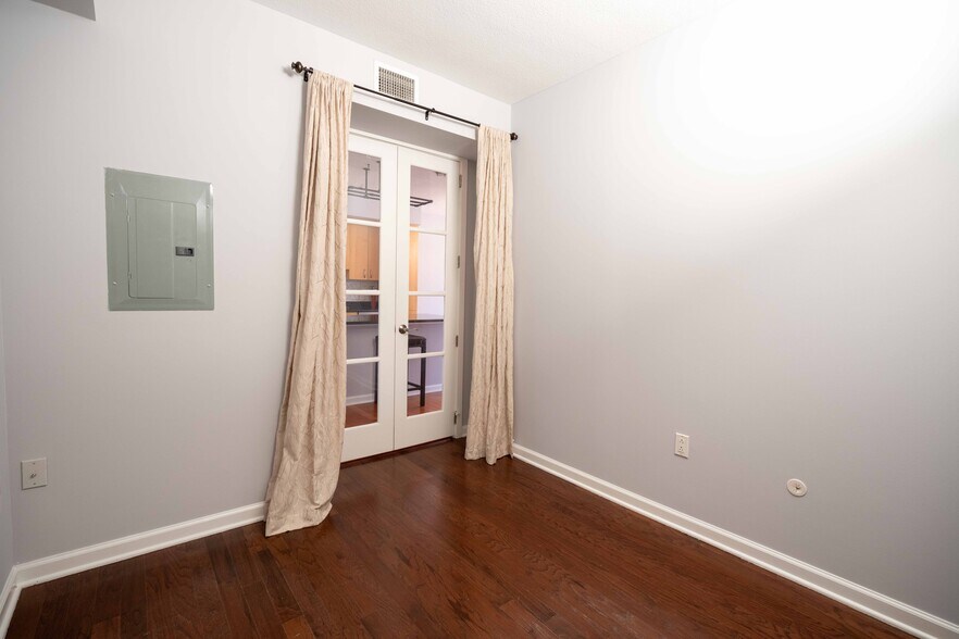 Building Photo - 440 L St NW