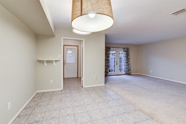 Building Photo - 14662 Perthshire Rd