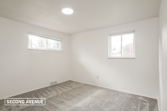 Building Photo - 716 Bittersweet Rd