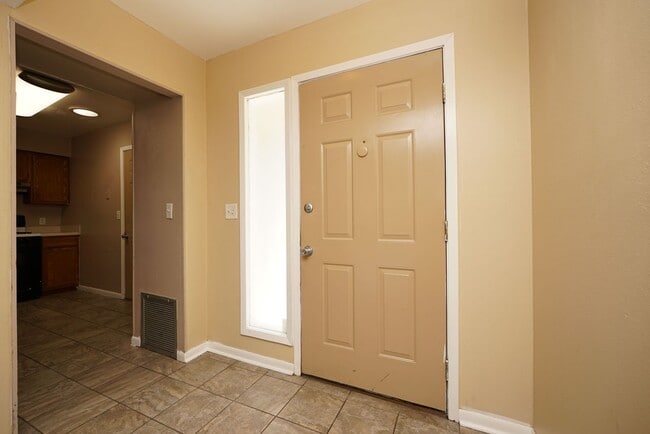Building Photo - 104 Cedar Ridge Way