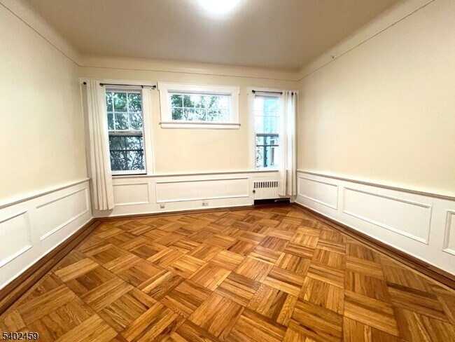 Building Photo - 185 Broad St