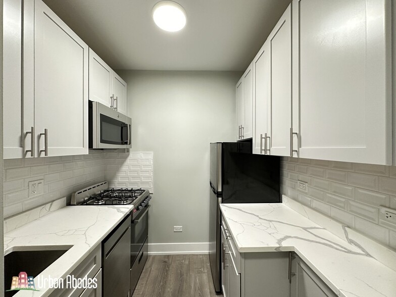 Building Photo - 503 W Belmont Ave