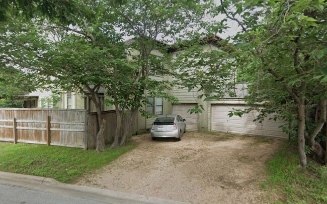 Primary Photo - 1038 E 43rd St