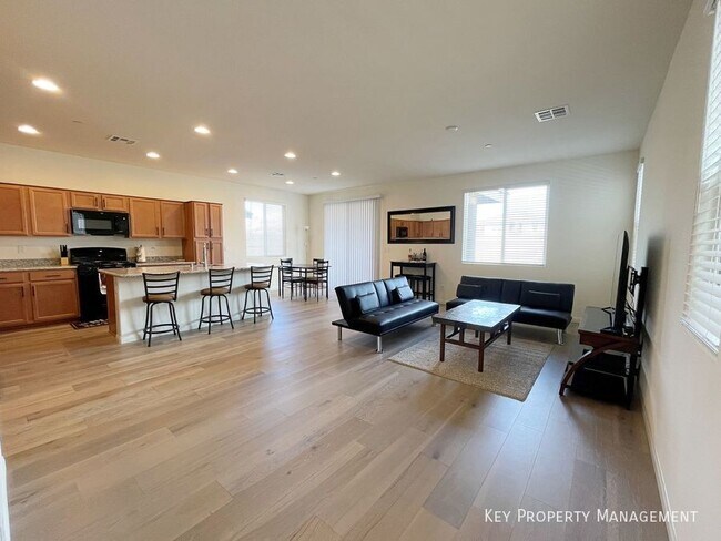 Building Photo - 692 Bamboo Bnd Pl