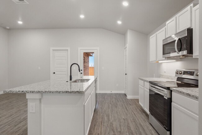 Building Photo - Pre-leasing for July in Bell Farms!