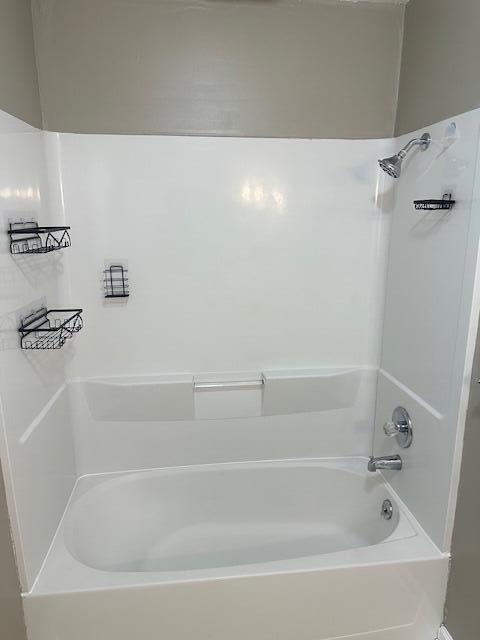 Building Photo - 5025 Lake Cir Dr NE