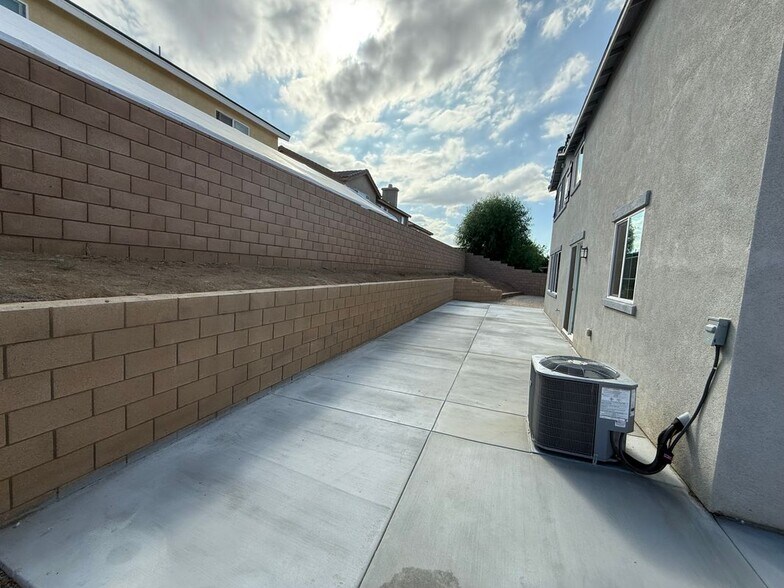 Building Photo - 13329 Racimo Ct