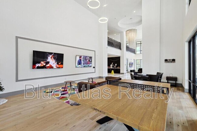 Building Photo - 2700 Old Denton Rd