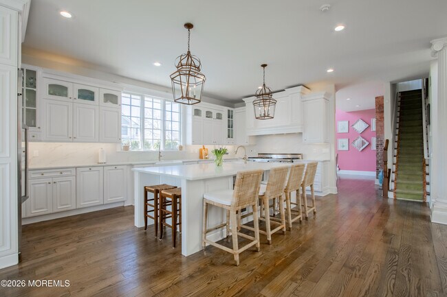 Building Photo - 207 Monmouth Ave