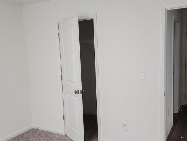 Building Photo - 410 Cannon Pt Dr