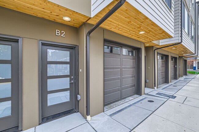 Building Photo - New Construction!  Spacious Modern Townhome in Edmonds.