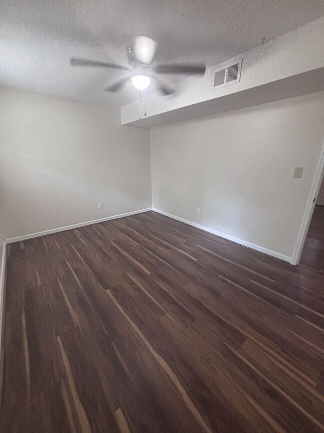 Building Photo - 1451 Arrowhead Trail
