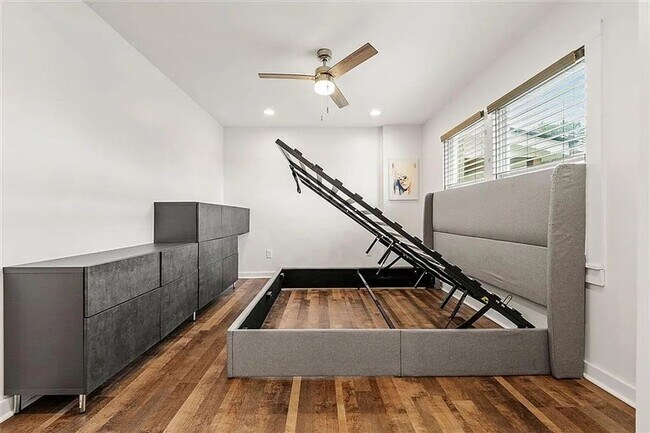 Building Photo - Charming 3BR House in Atlanta