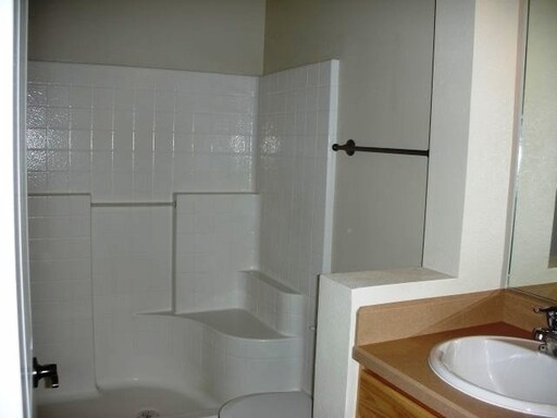 Building Photo - w1031