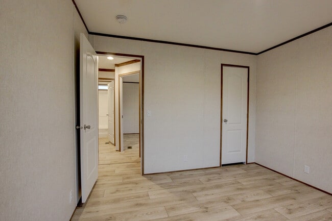 Building Photo - 295 Seays Rd