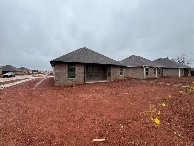 Building Photo - 6800 Labelle Dr