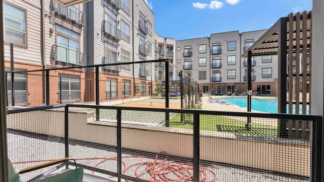 Building Photo - 2901 Indiana St