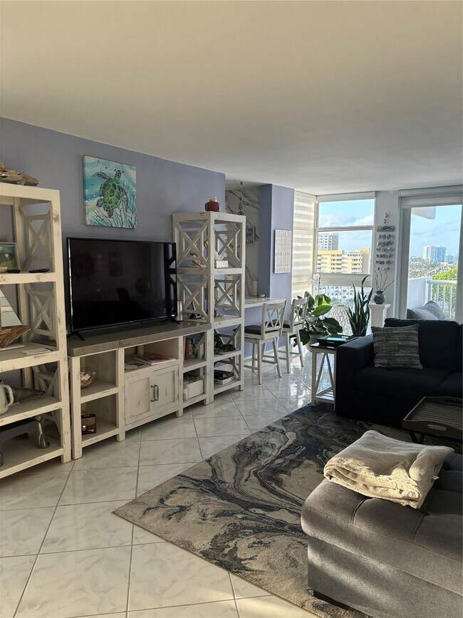 Building Photo - 1370 S Ocean Blvd