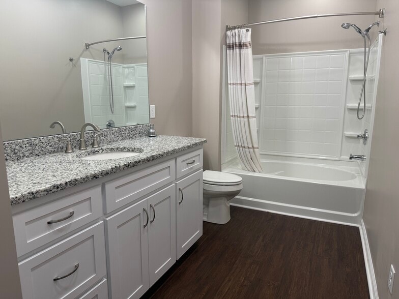 Building Photo - 137 Heyward Dr