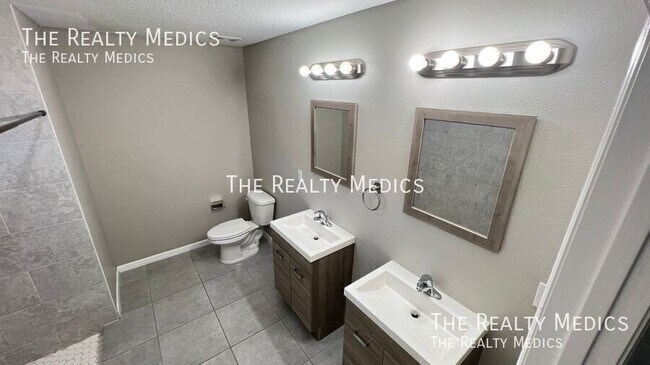 Building Photo - 1550 Pace Dr NW