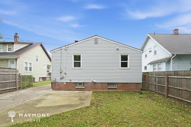 Building Photo - Charming 2 Bedroom Cleveland Home