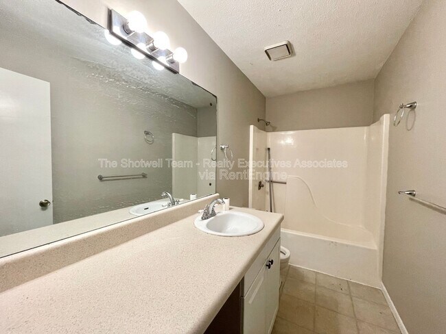 Building Photo - 1830 Brookmill Rd