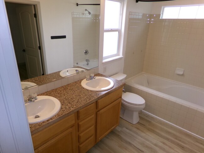 Building Photo - 2613 Bar Harbor Dr