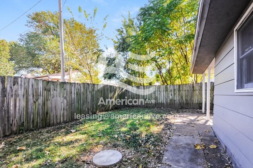 Building Photo - 2414 Gass Ave