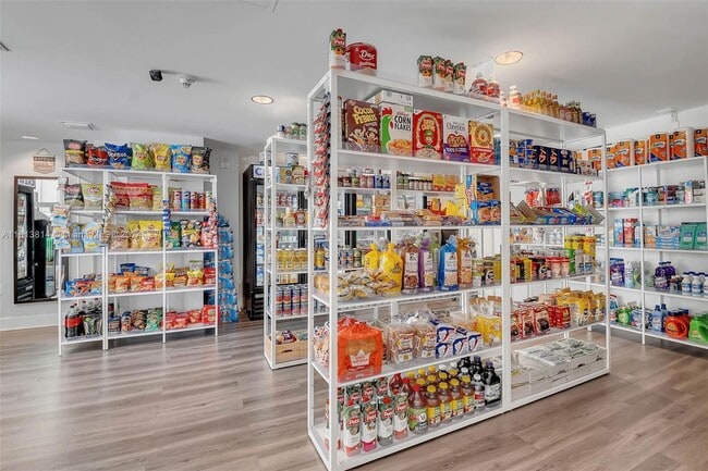 Building Photo - 1871 NW S River Dr