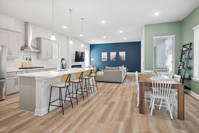 Building Photo - 7207 Daytona Mews