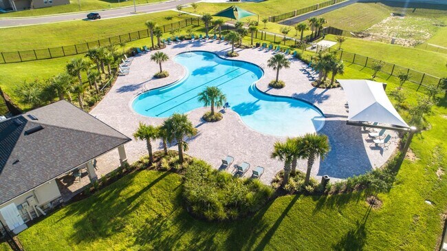 Building Photo - Stunning 4-bedroom, 3-bathroom, 2-stall ga...
