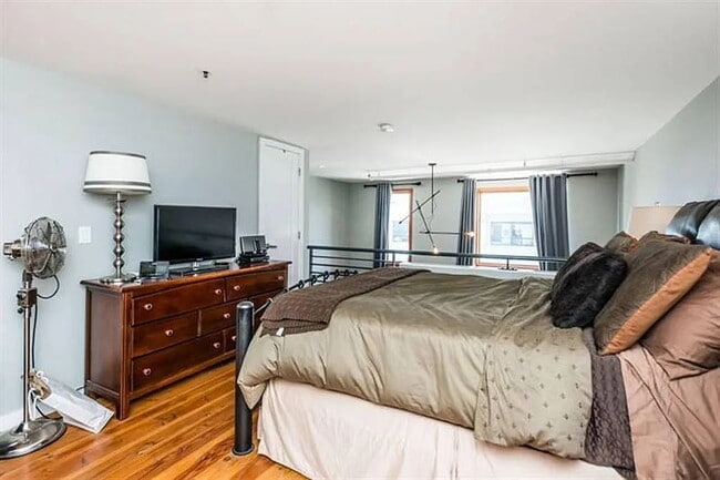 Building Photo - "Charming 1-Bedroom Oasis in the Heart of San Francisco!"