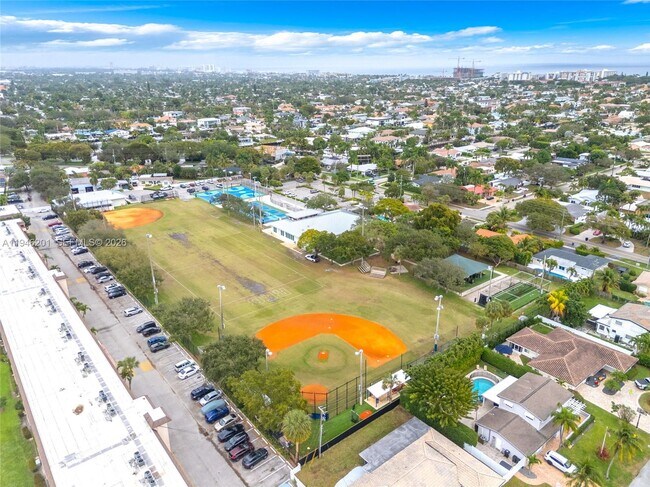 Building Photo - 4502 N Federal Hwy