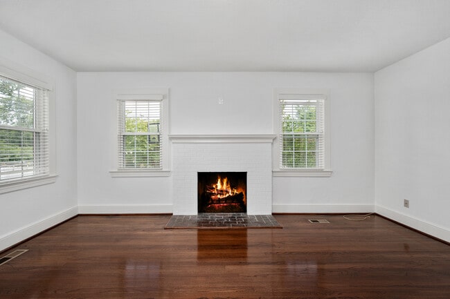 Lower Unit Family Room - 819 Weedon St