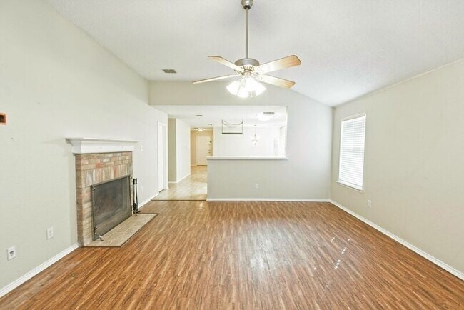 Building Photo - 1118 Water Oak Way