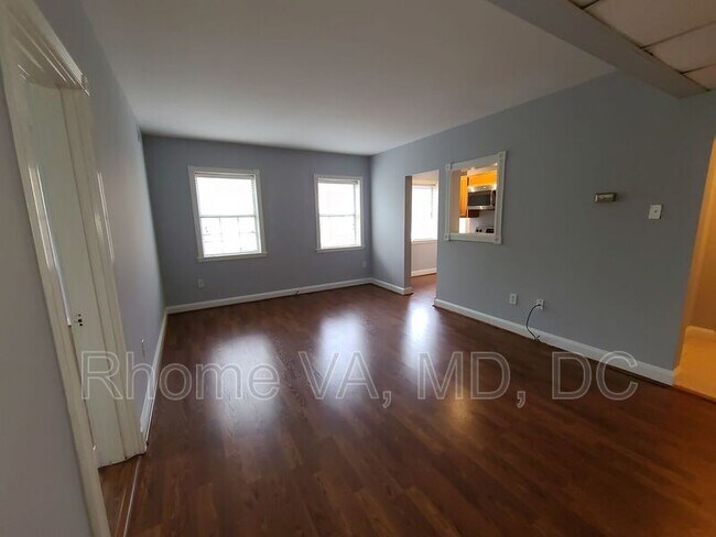 Building Photo - 1805 Key Blvd