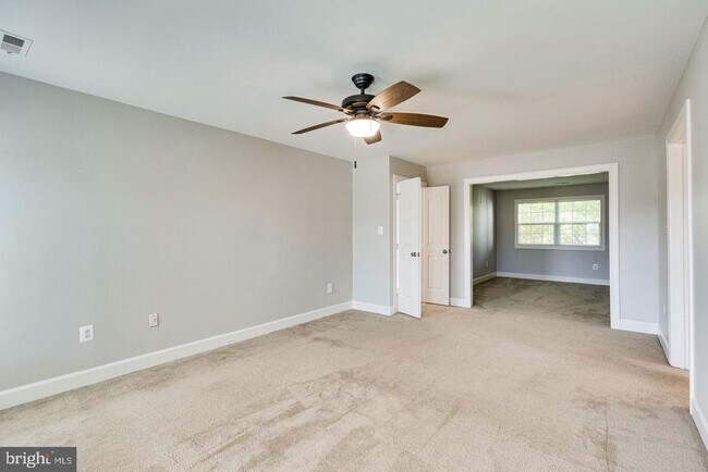 Building Photo - 1168 Taji Ct