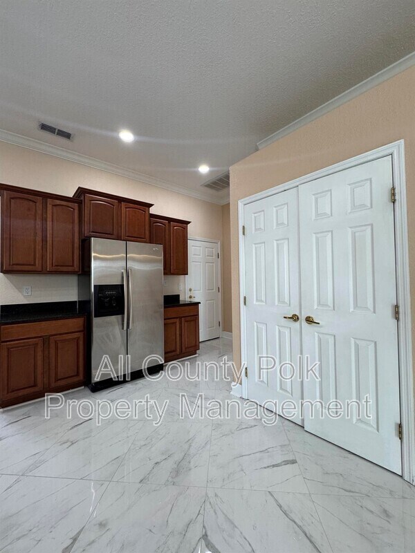 Building Photo - 2948 Vintage View Cir