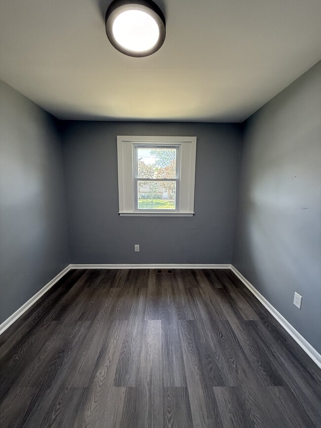 Building Photo - 309 Ellis Ct