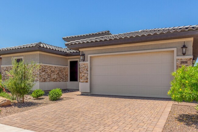 Building Photo - Beautiful 3 bedroom with pool in Cantamia!
