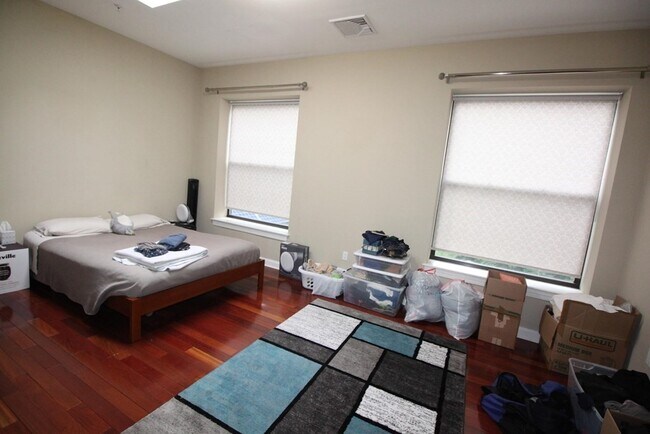 Building Photo - 20 McTernan St