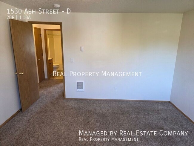 Building Photo - 1530 Ash St