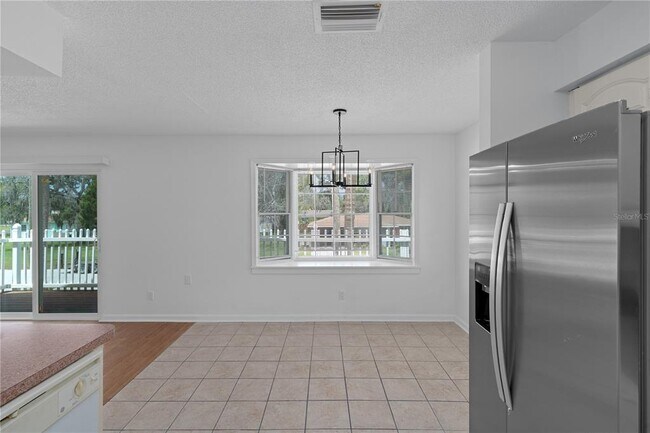 Building Photo - 8134 Papaya St