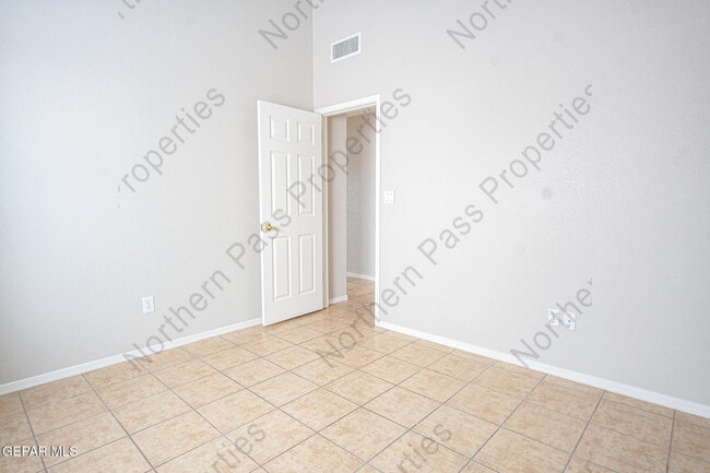 Building Photo - 14140 Robert Ituarte Dr