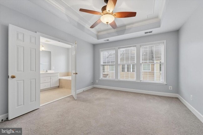 Building Photo - 2425 Huntington Park Dr