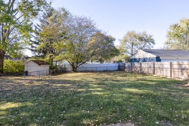 Building Photo - Spacious Split-Level Comfort & Modern Style in Columbus!