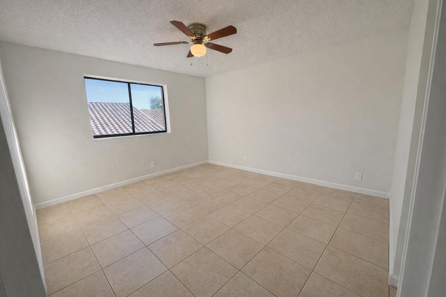 Building Photo - 2926 S University Dr