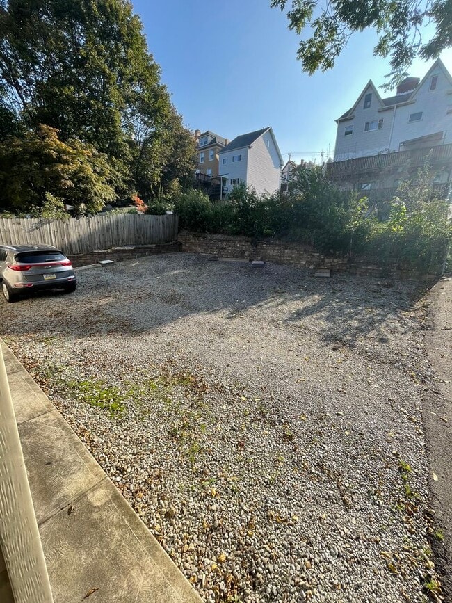 Building Photo - Mt. Washington 2bed/1bath!!!