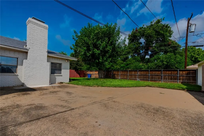 Building Photo - 11027 Genetta Dr